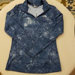 EUC The North Face pullover.